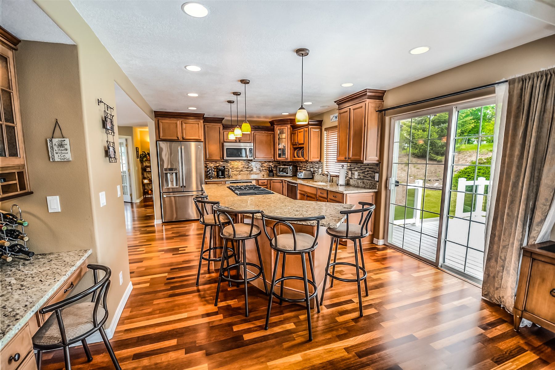 Sprossenfenster mit Blick nach draussen